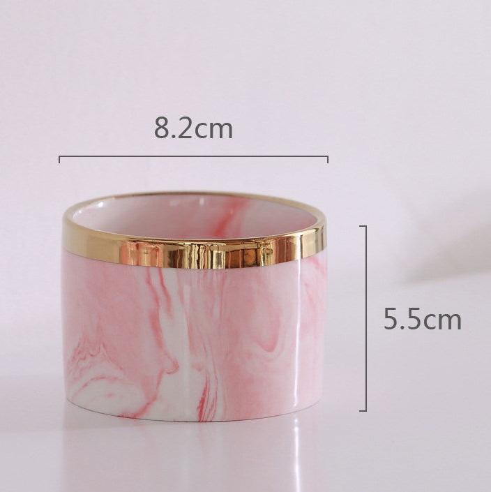 Růžový mramorový zlatý květináč